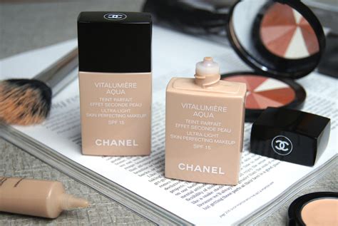 chanel vitalumiere aqua compact beige rose|Chanel vitalumiere aqua foundation swatches.